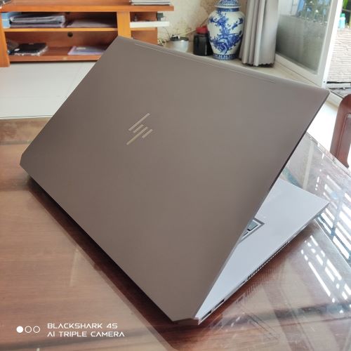 Laptop HP Zbook Studio 15 G5 - cổng giao tiếp